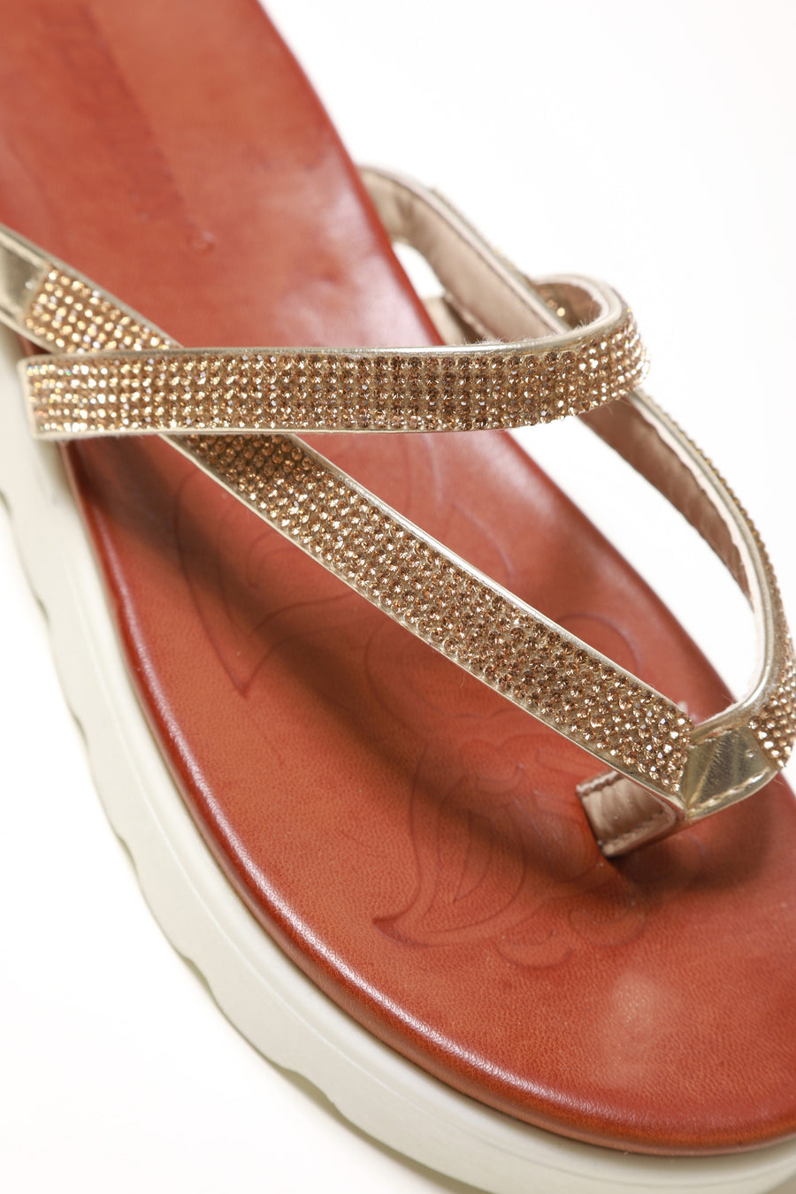 Nichola toe post flatform with band